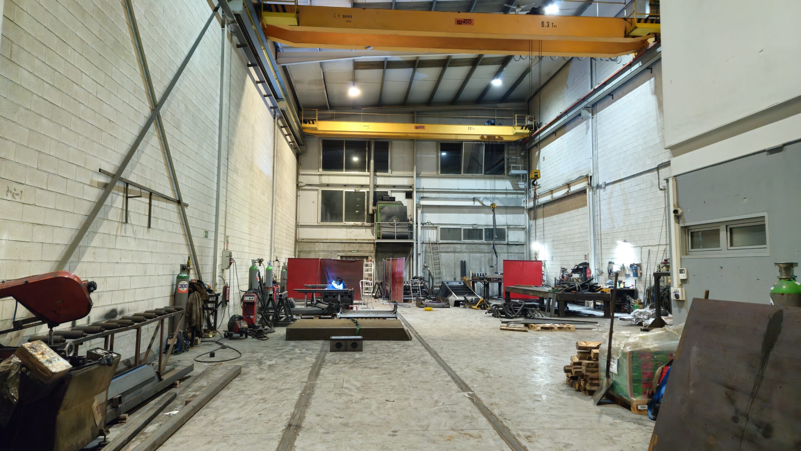 Soldadura de acero al carbono, acero inoxidable y aluminio: diferencias técnicas y aplicaciones industriales